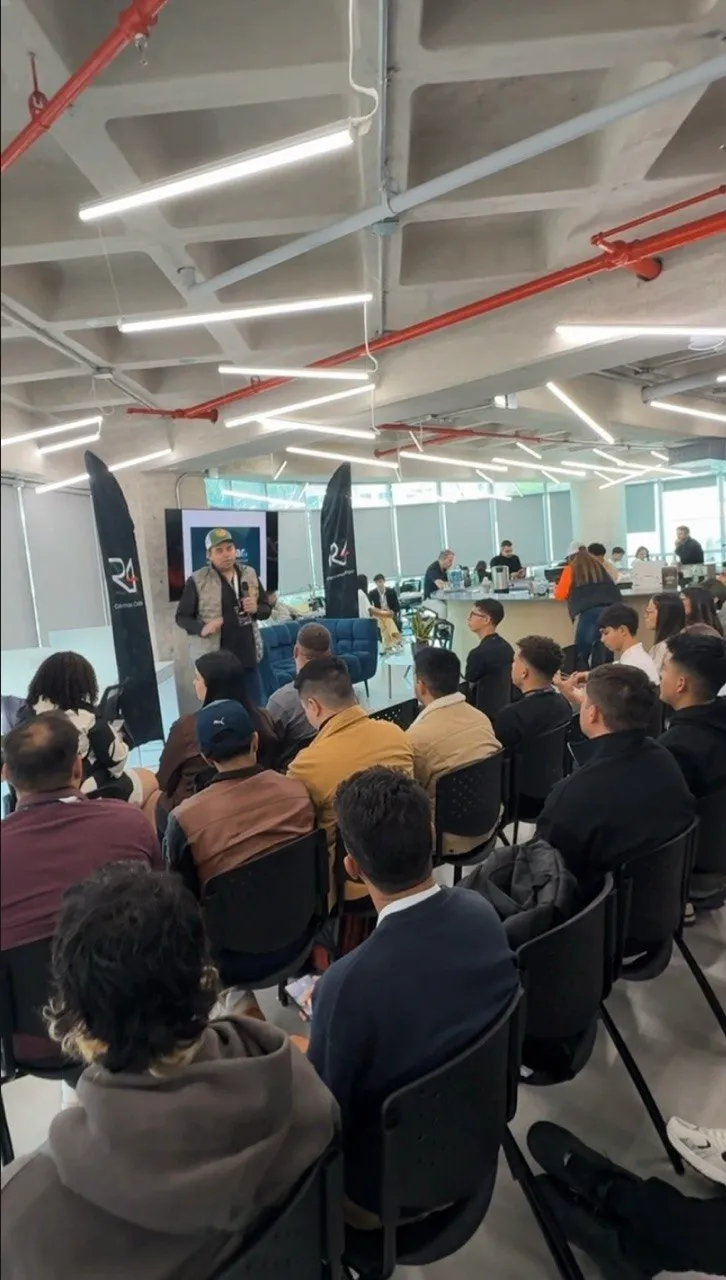 Taller con la sala llena